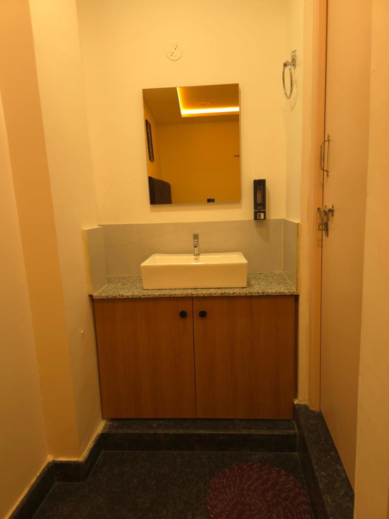 Shreem Sesha Sai Residency Hotel Tiruvannamalai Exterior photo